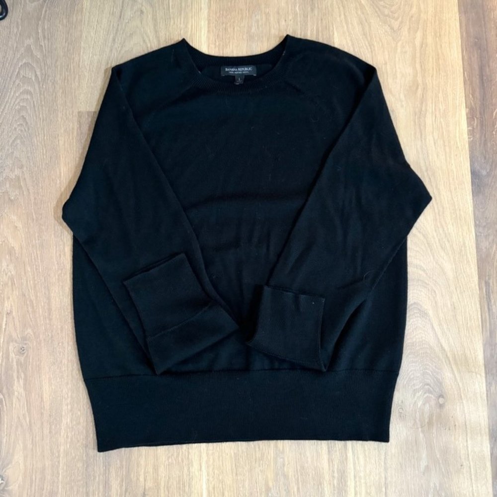 Banan Republic black sweater